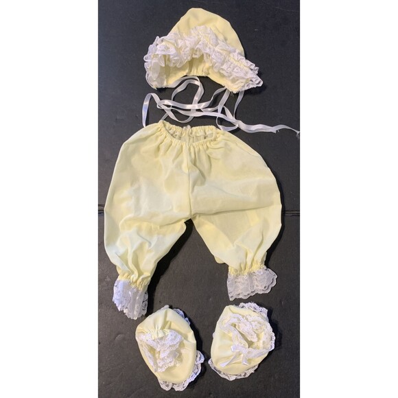 AshtonDrake Baby’s First Outing Outfit – Yellow Lace Gown Set – Vintage – New - Picture 9 of 13